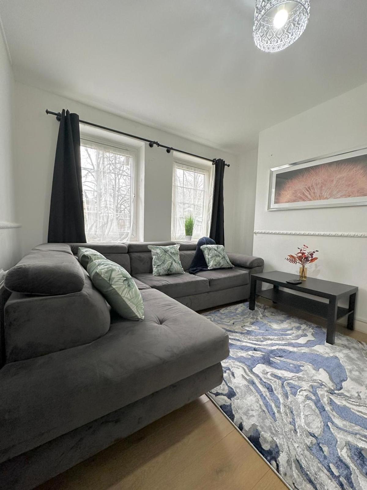 2 Bedroom Flat, 2 Minutes Walk To Bethnalgreen Station, Central London Luaran gambar