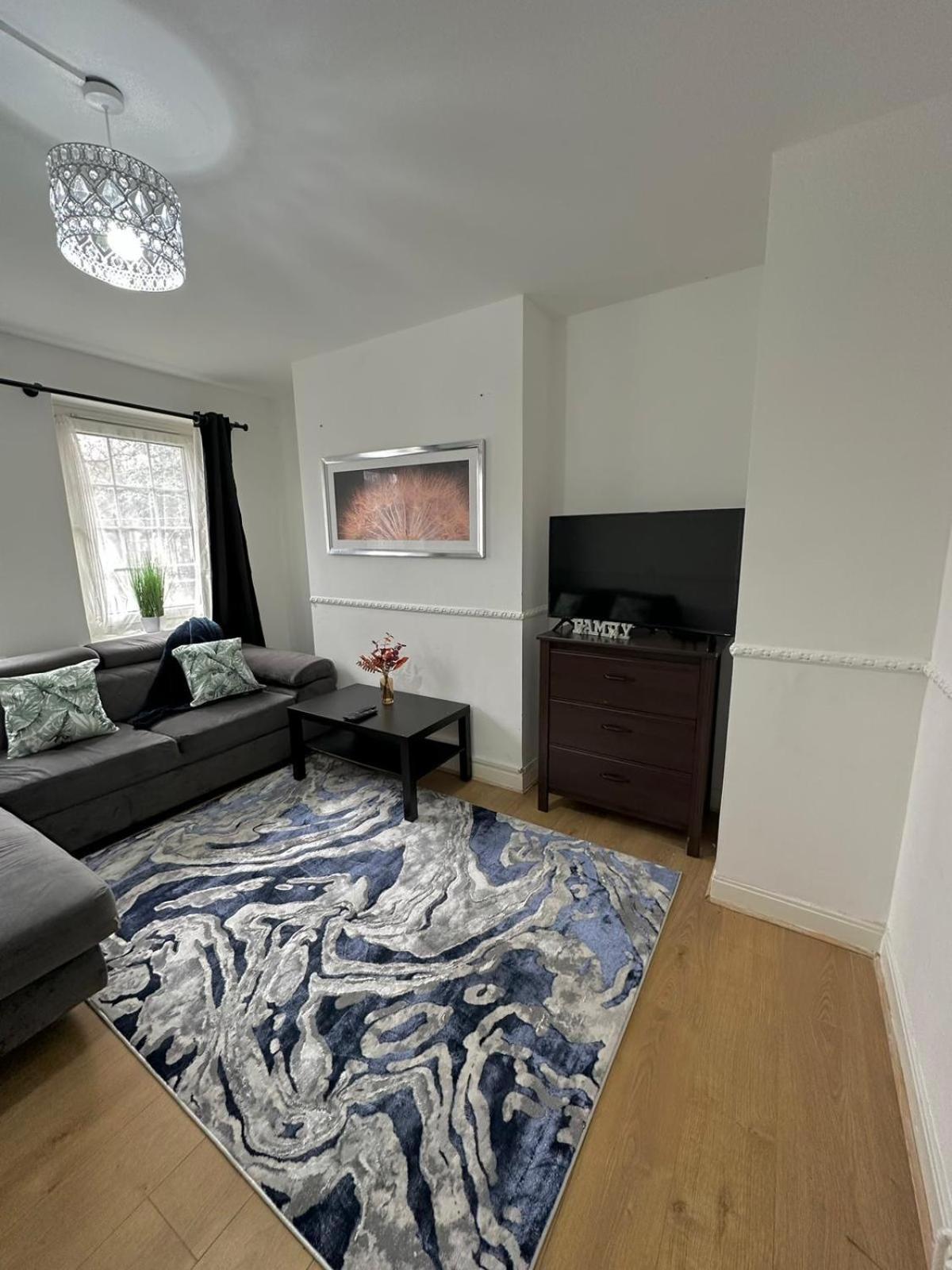 2 Bedroom Flat, 2 Minutes Walk To Bethnalgreen Station, Central London Luaran gambar