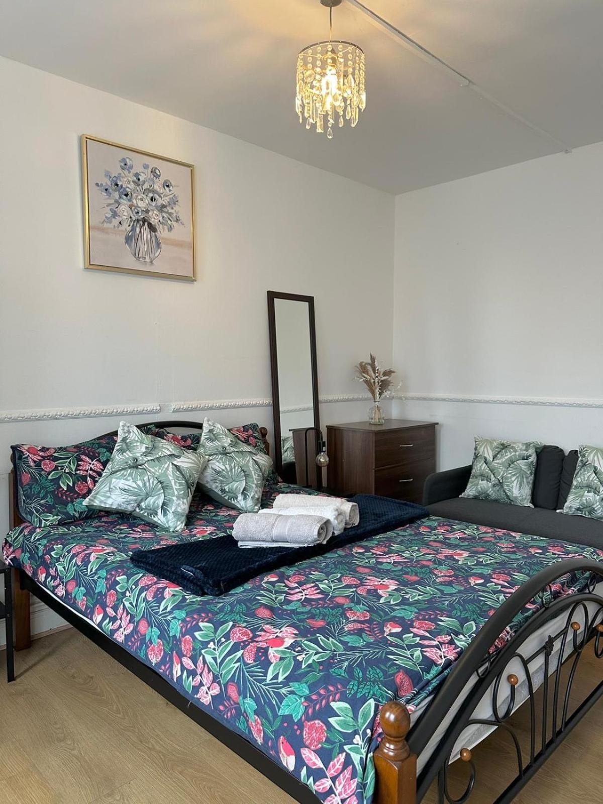 2 Bedroom Flat, 2 Minutes Walk To Bethnalgreen Station, Central London Luaran gambar