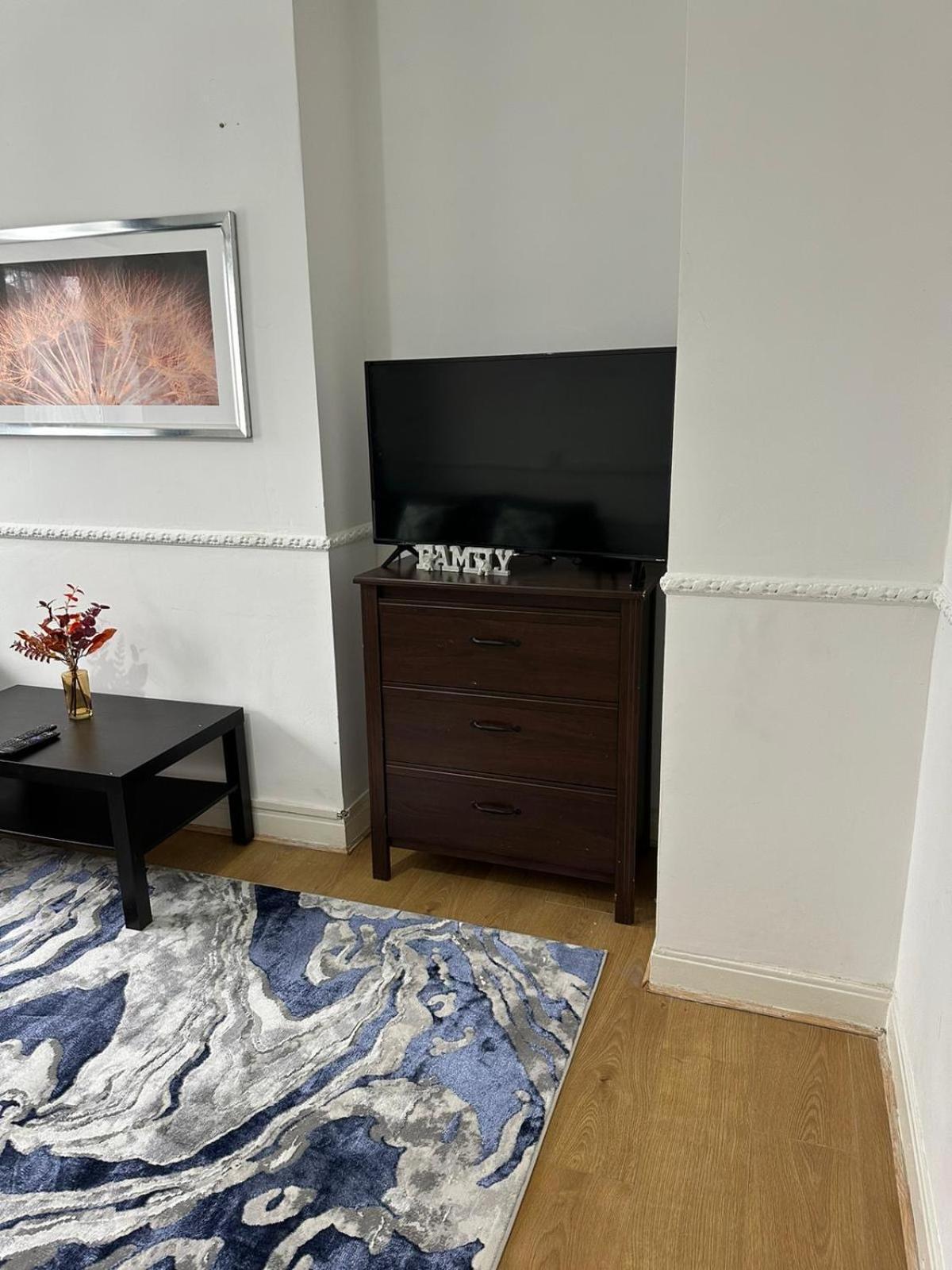 2 Bedroom Flat, 2 Minutes Walk To Bethnalgreen Station, Central London Luaran gambar