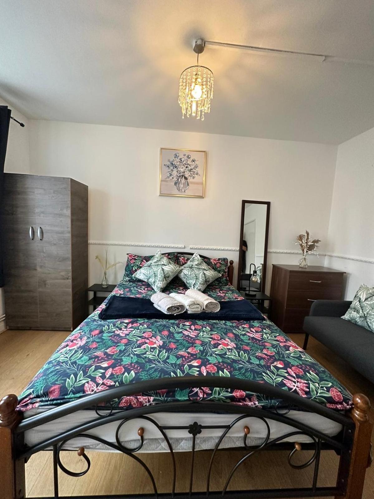 2 Bedroom Flat, 2 Minutes Walk To Bethnalgreen Station, Central London Luaran gambar