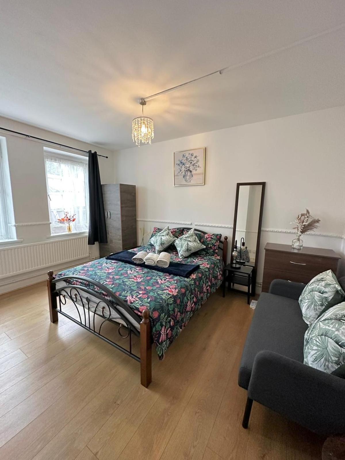 2 Bedroom Flat, 2 Minutes Walk To Bethnalgreen Station, Central London Luaran gambar