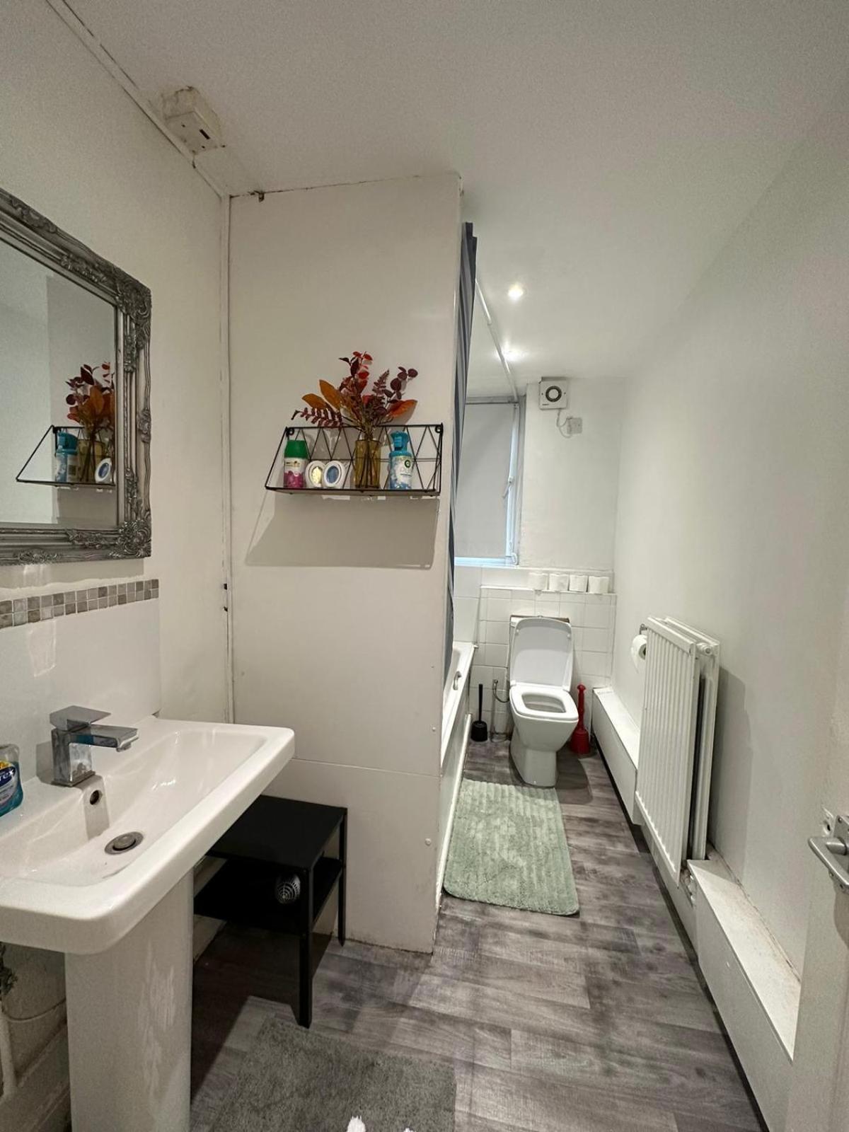 2 Bedroom Flat, 2 Minutes Walk To Bethnalgreen Station, Central London Luaran gambar